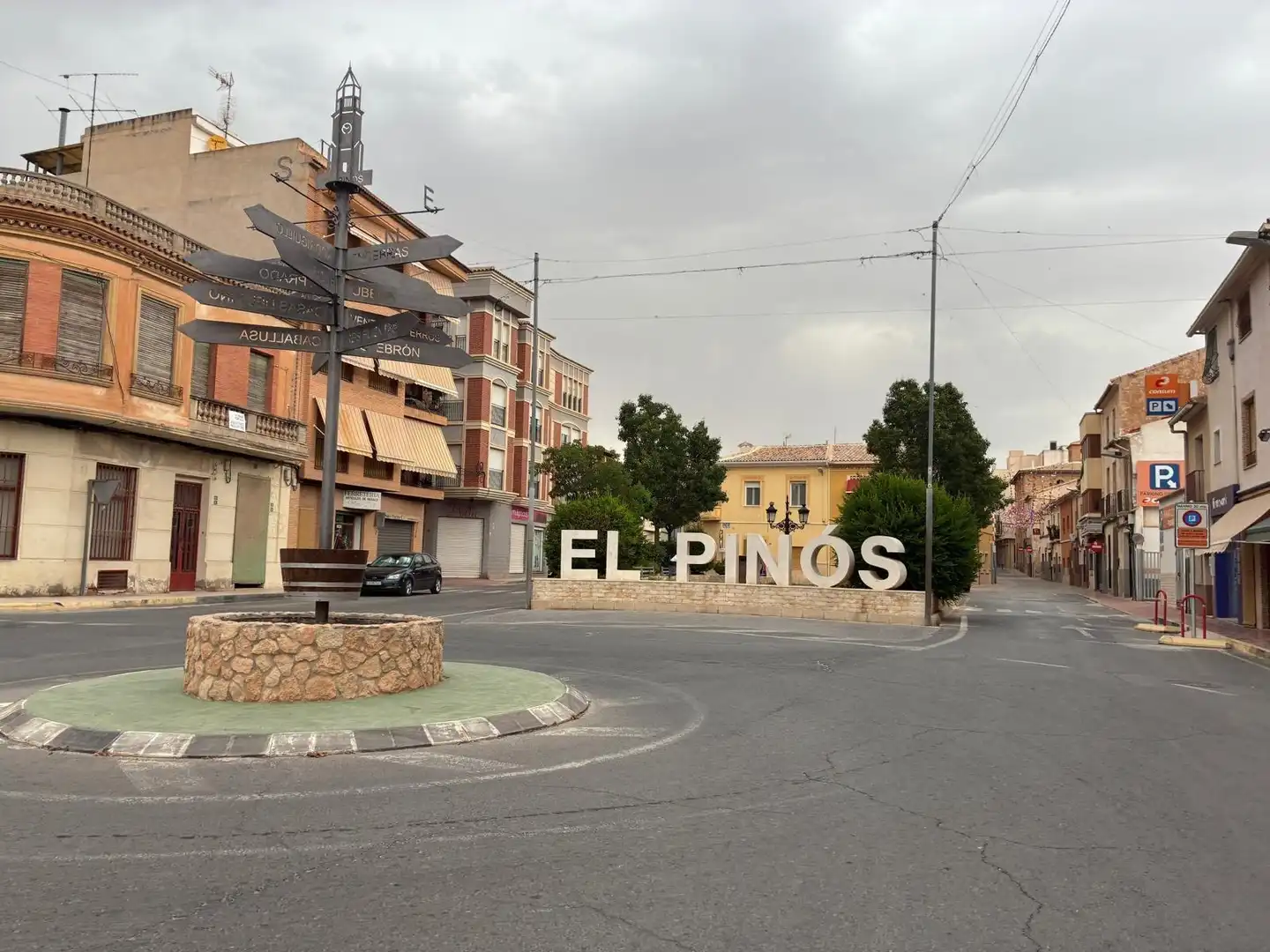 Vista exterior de Pis en venda en El Pinós / Pinoso amb Balcó