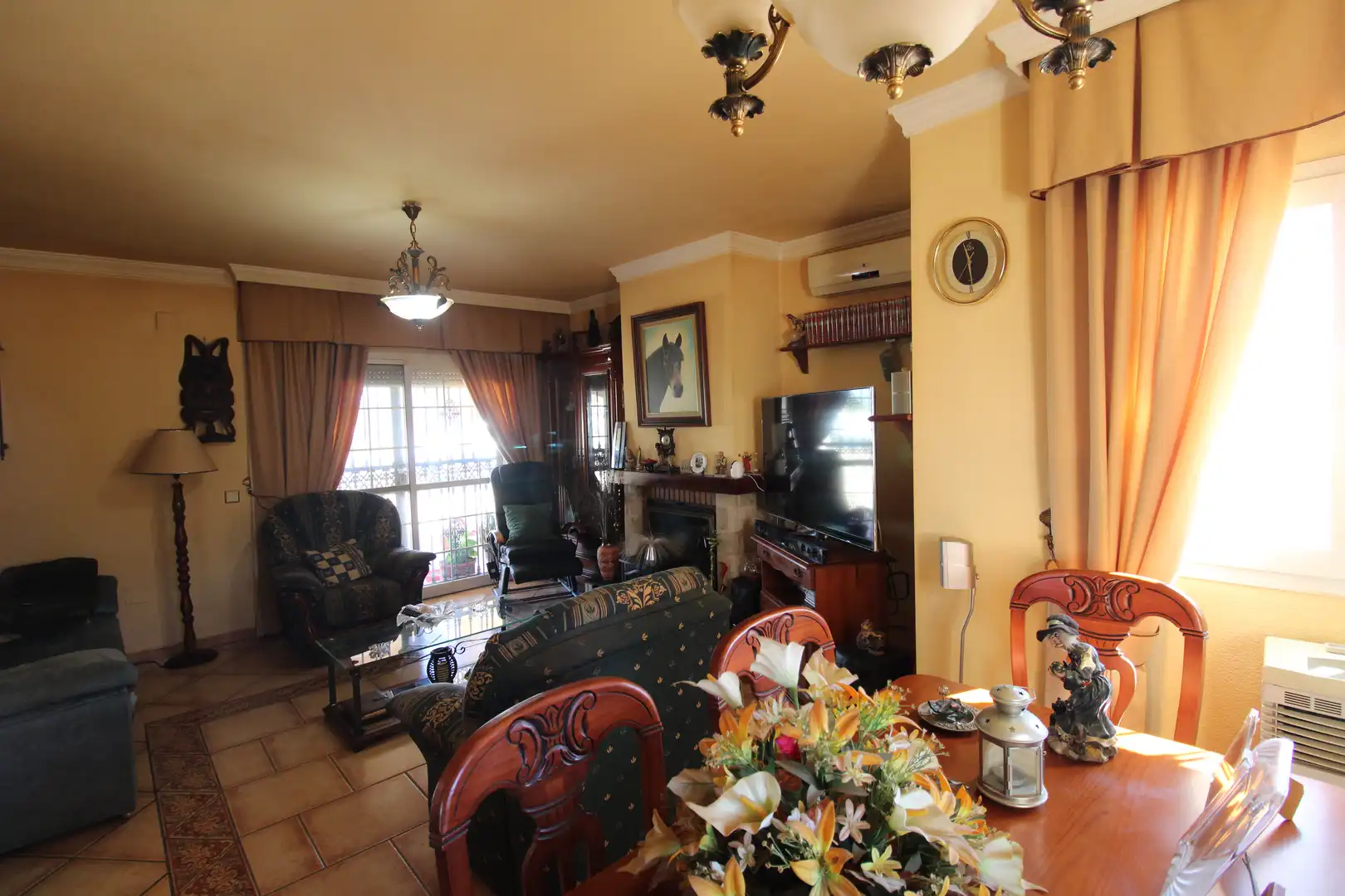 Wohnzimmer von Country house zum Verkauf in Alhaurín de la Torre mit Klimaanlage, Heizung und Privatgarten