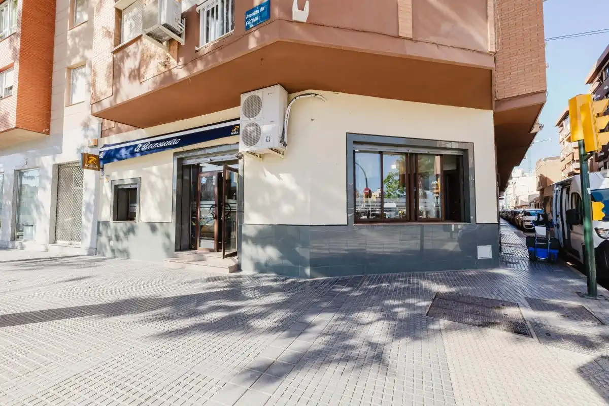 Außenansicht von Geschaftsraum zum Verkauf in Málaga mit Klimaanlage, Heizung und Terrasse
