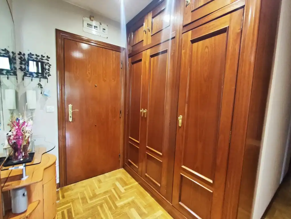 Piso en venta en Gijón  con Calefacción, Trastero y Horno