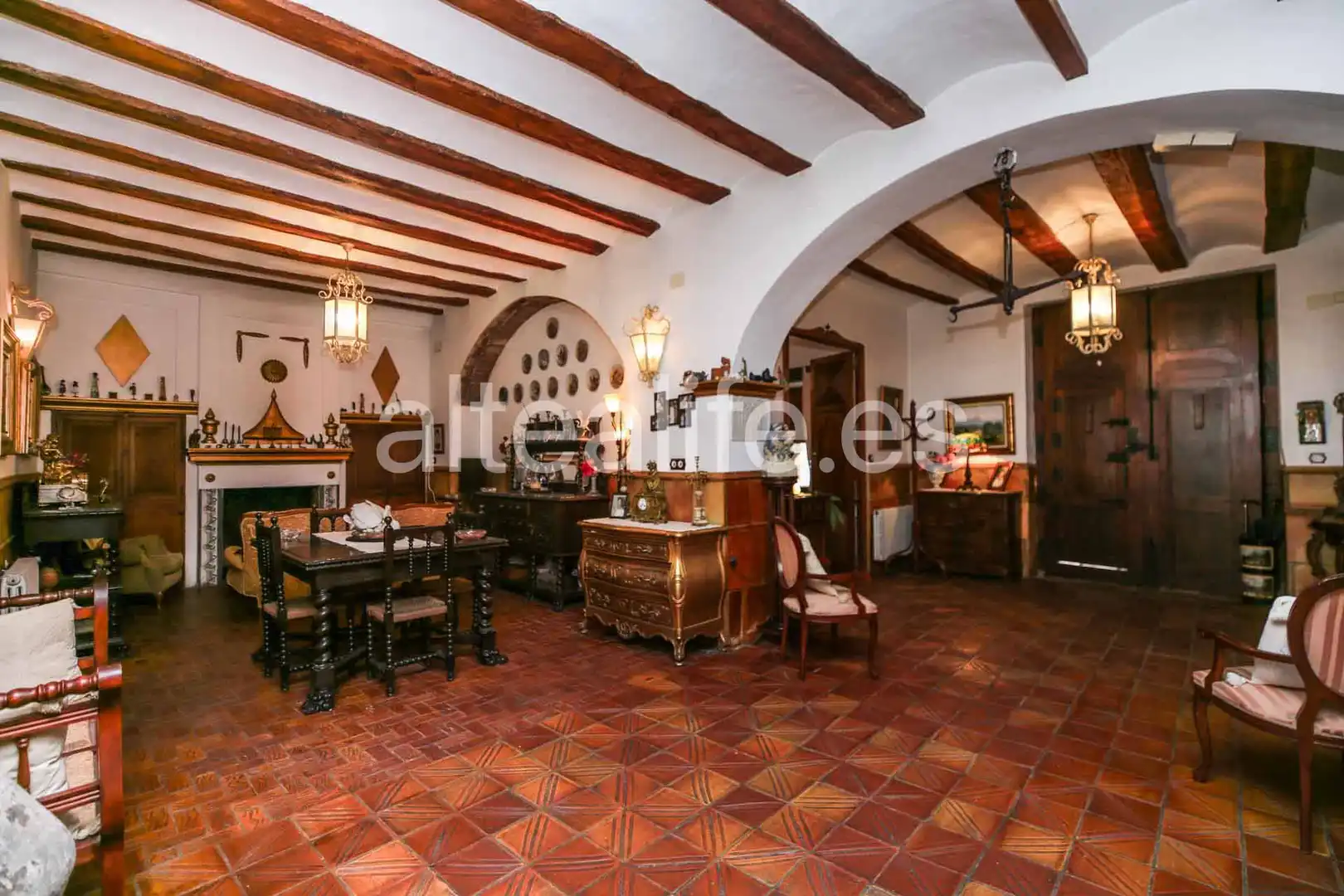 Einfamilien-Reihenhaus zum Verkauf in Gandia mit Privatgarten, Terrasse und Abstellraum