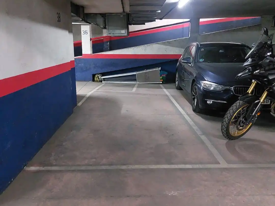 Parkplatz von Garage zur Miete in  Madrid Capital