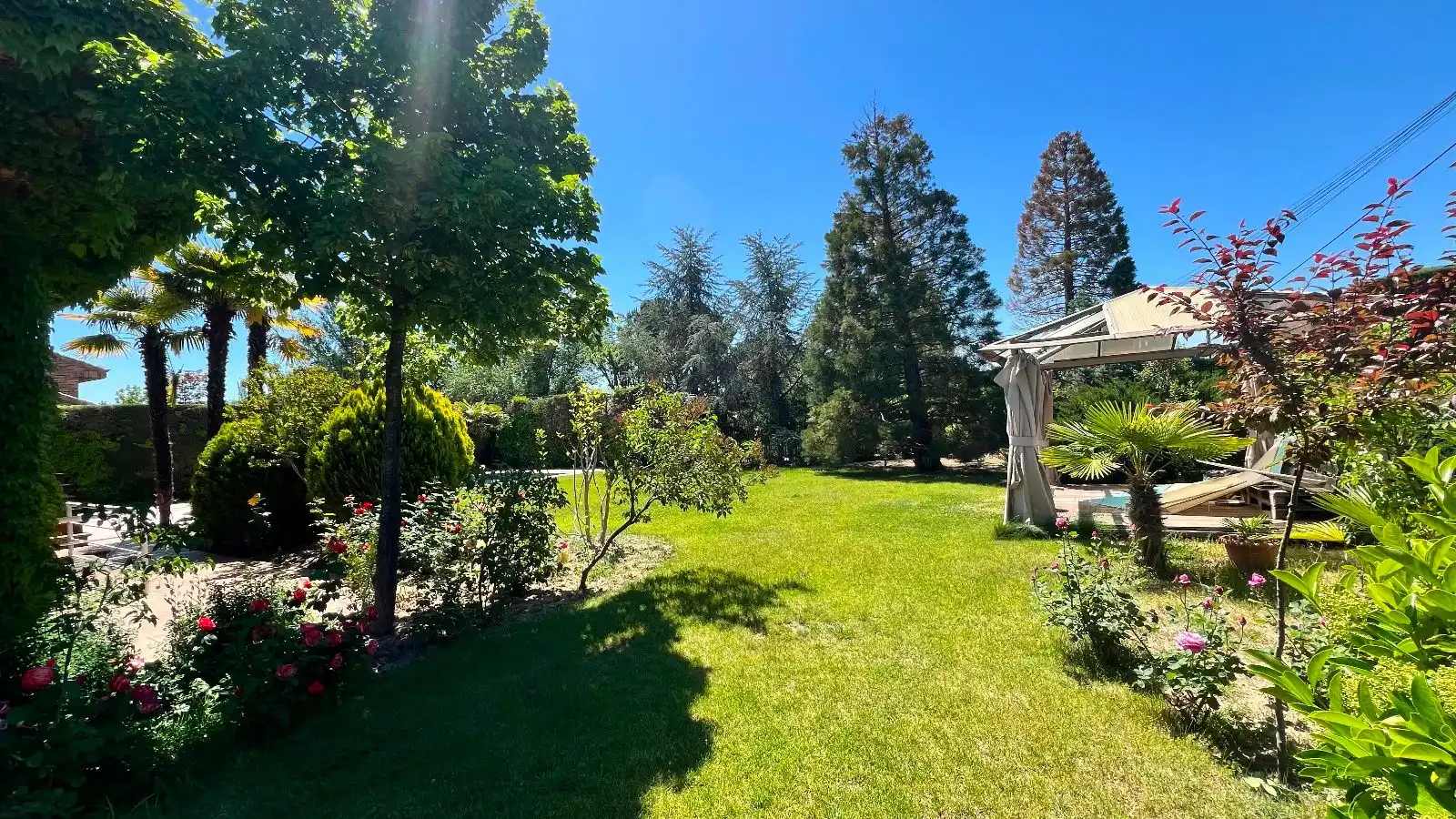 Jardí de Casa o xalet en venda en Villanueva de la Cañada amb Aire condicionat, Calefacció i Terrassa