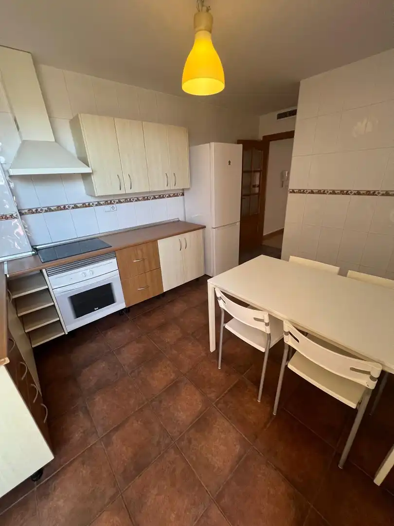 Küche von Wohnung zum Verkauf in Murcia mit Klimaanlage, Heizung und Privatgarten