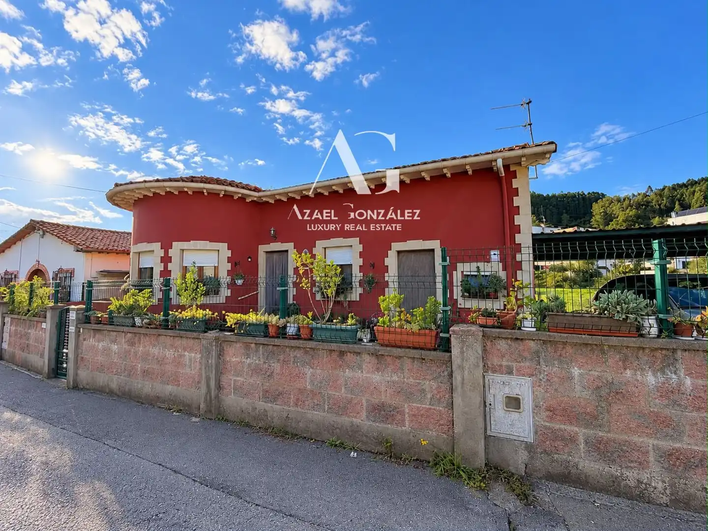 Vista exterior de Casa o chalet en venta en Torrelavega  con Calefacción y Amueblado
