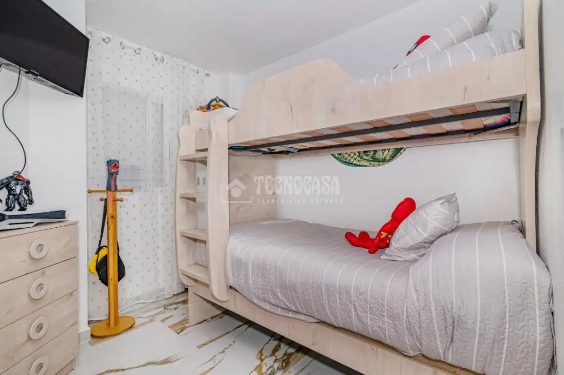 Habitación de Piso en venta en Lucena con Aire acondicionado y Calefacción