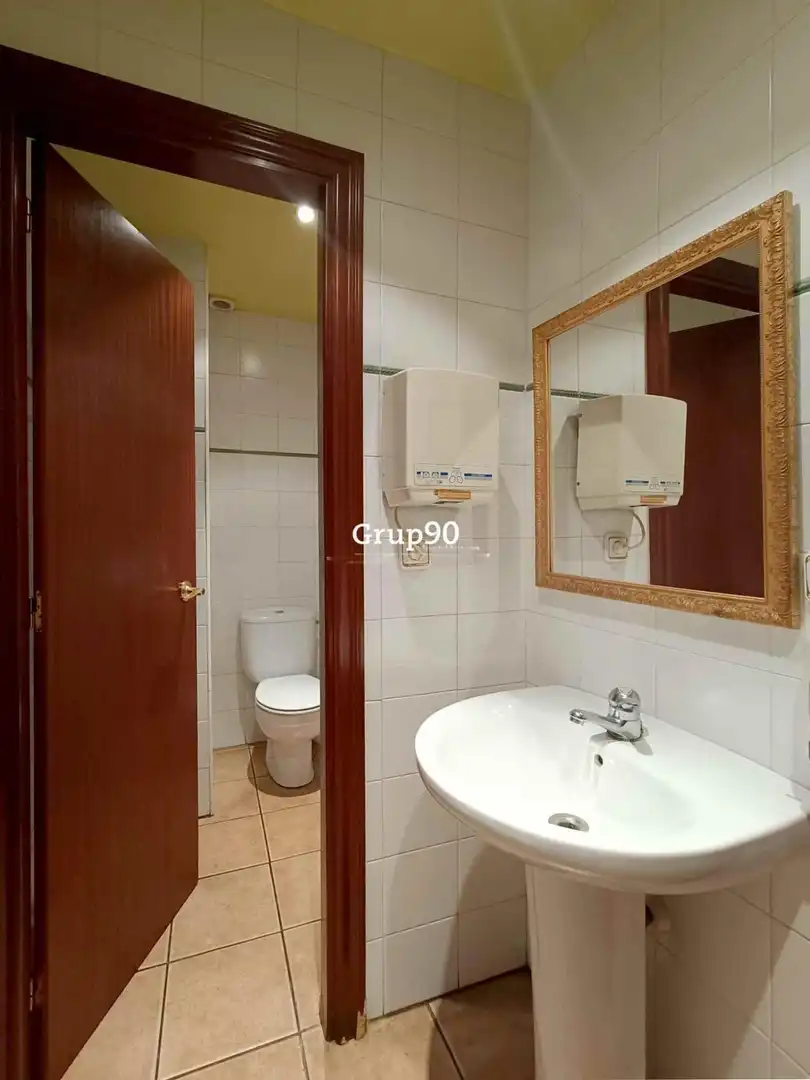 Locale commerciale in vendita a Carrer col.legi, imagen 28