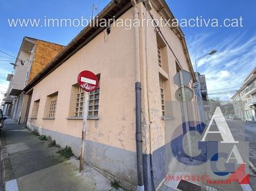 Nave industrial en venta en Olot