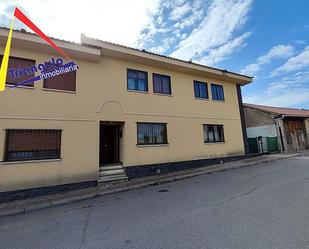 Vista exterior de Casa adosada en venda en Bernardos amb Calefacció