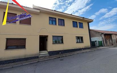 Vista exterior de Casa adosada en venda en Bernardos