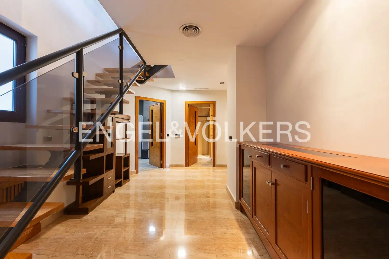 Maisonette zur Miete in Valencia mit Klimaanlage, Heizung und Parkett