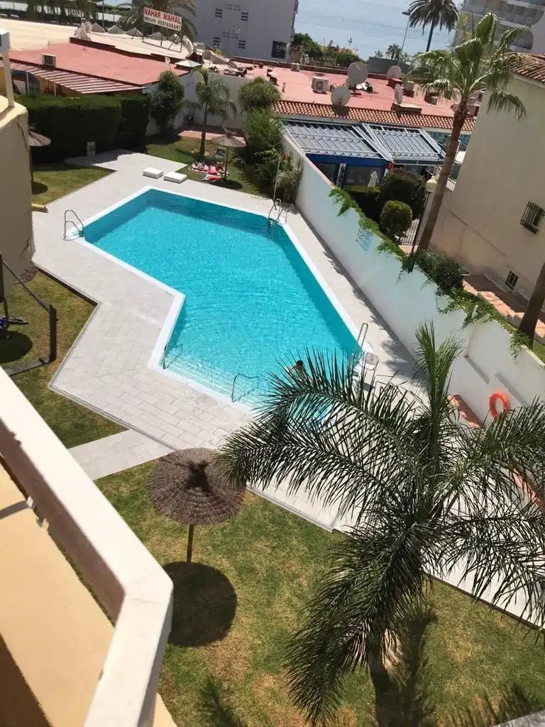 Piscina de Apartament de lloguer en Benalmádena amb Aire condicionat i Moblat