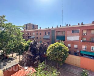 Vista exterior de Dúplex en venda en  Madrid Capital amb Aire condicionat, Calefacció i Balcó