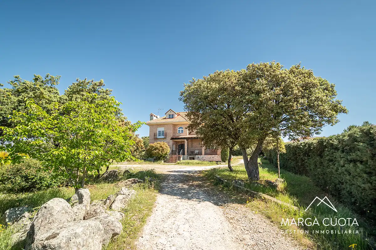 Exterior view of Houses for sale in Valdemorillo  with Heating, Private garden and Parquet flooring