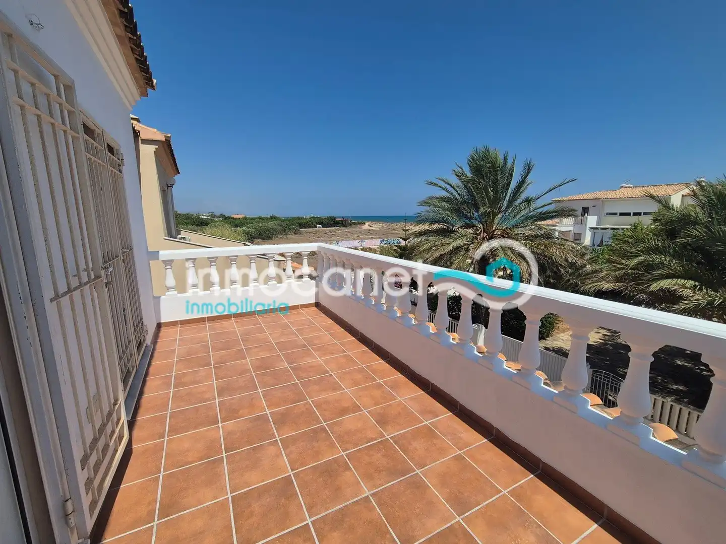 Terrassa de Casa adosada en venda en Oliva amb Jardí privat, Terrassa i Piscina