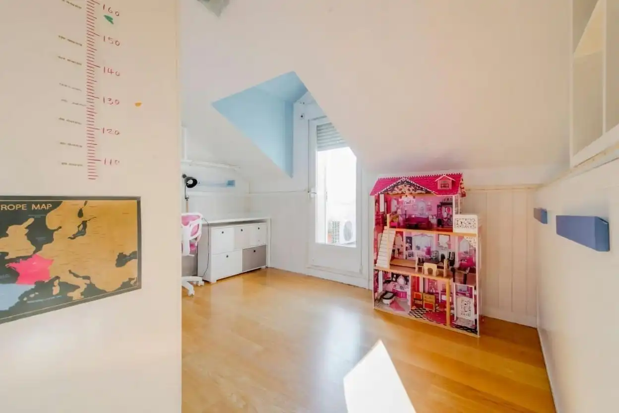Habitación de Casa adosada en venta en Alcobendas con Aire acondicionado, Calefacción y Jardín privado
