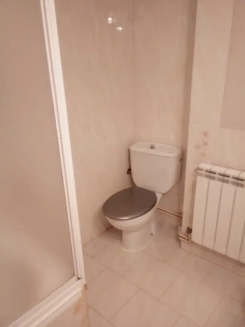 Badezimmer von Wohnung zur Miete in Villarcayo de Merindad de Castilla la Vieja mit Heizung, Terrasse und Möbliert