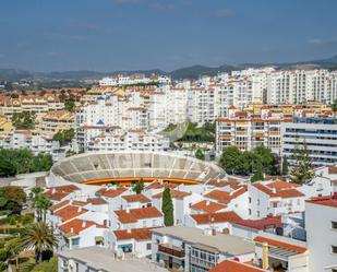 Vista exterior de Pis en venda en Estepona amb Aire condicionat i Terrassa