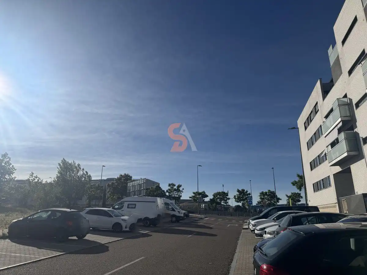 Parking de Piso de alquiler en Arroyo de la Encomienda con Aire acondicionado, Calefacción y Terraza