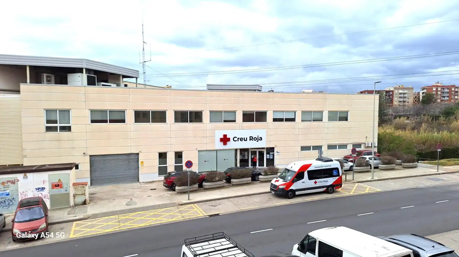 Außenansicht von Fabrikhallen zur Miete in Mataró