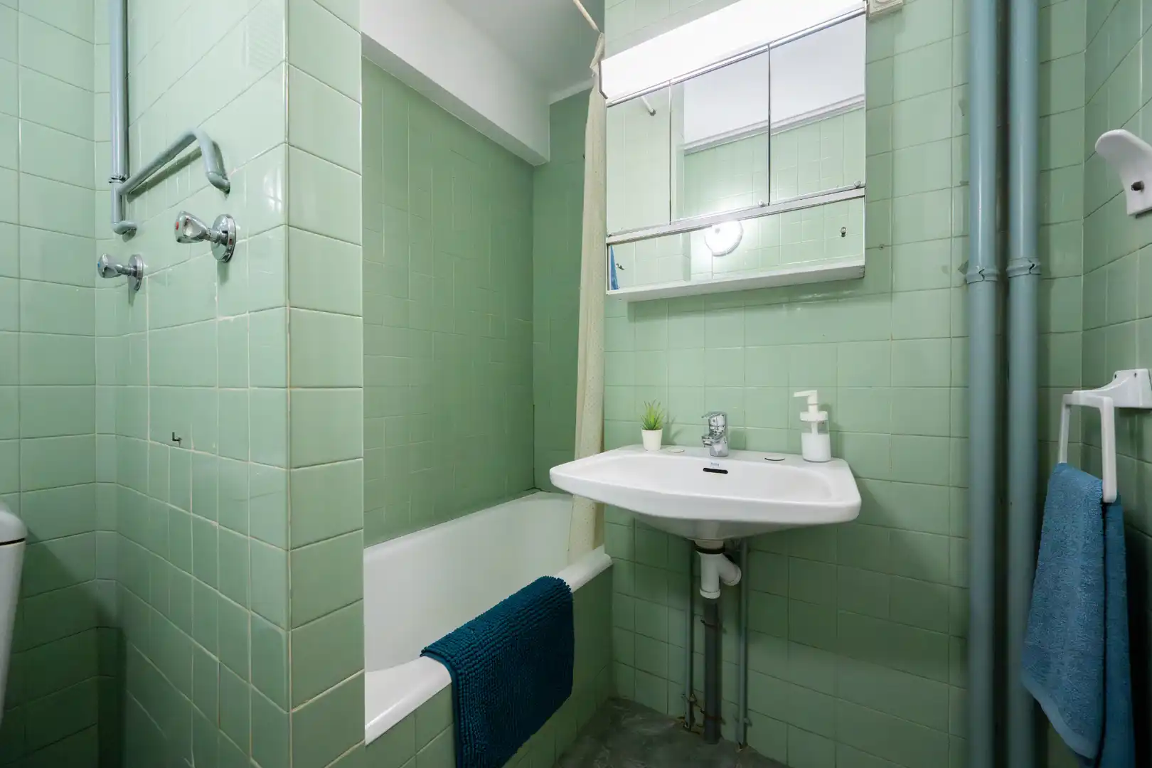 Bathroom of Flat for sale in A Coruña Capital   with Heating and Parquet flooring