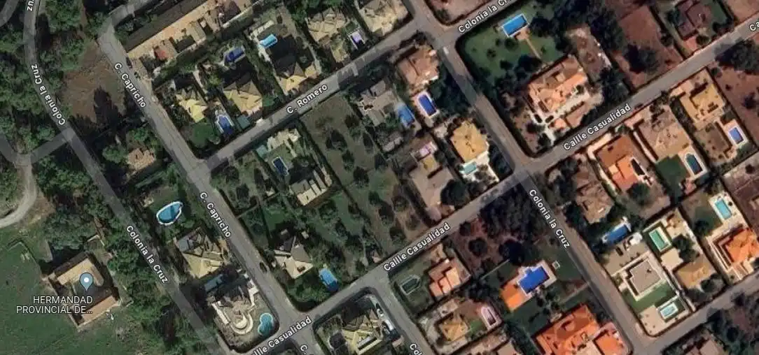 Vista exterior de Casa o xalet en venda en Linares amb Jardí privat i Piscina comunitària