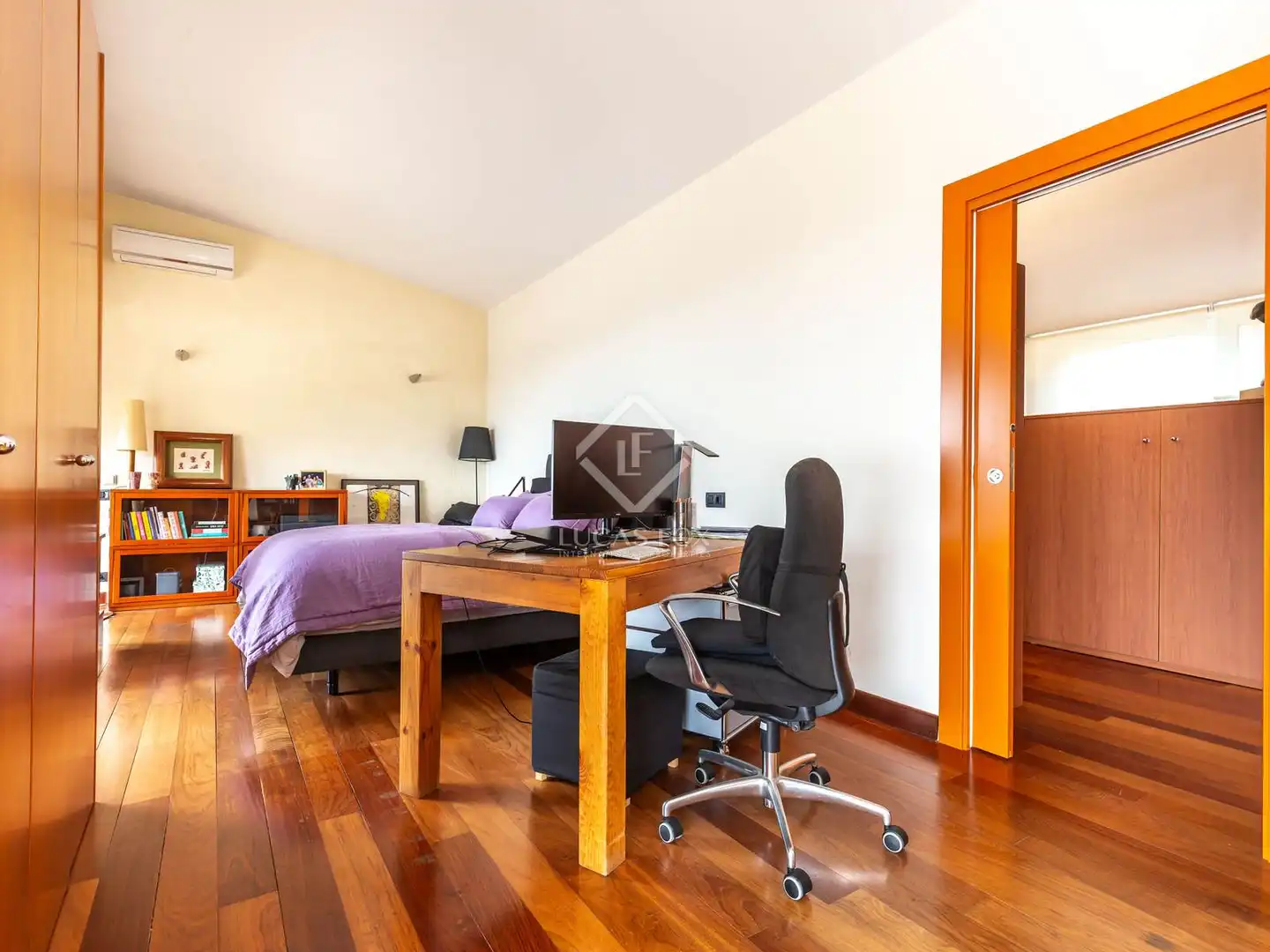 Schlafzimmer von Haus oder Chalet zum Verkauf in Esplugues de Llobregat mit Klimaanlage, Heizung und Privatgarten