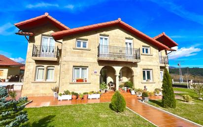 Außenansicht von Haus oder Chalet zum verkauf in Valle de Mena mit Terrasse und Balkon