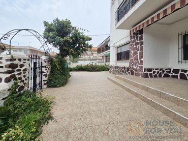 Casa en venda a Calle Pintor Rafael Davila