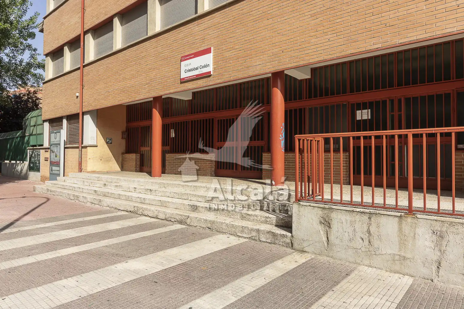 Vista exterior de Pis en venda en Alcalá de Henares amb Aire condicionat, Calefacció i Terrassa