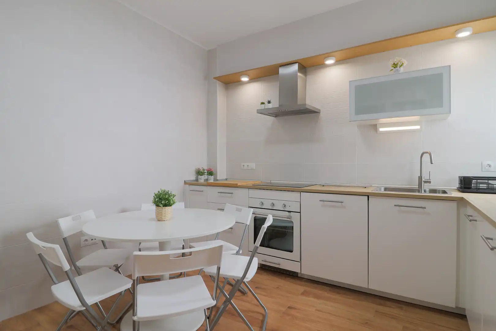 Kitchen of Flat for share in Málaga  with Air Conditioner, Heating and Terrace