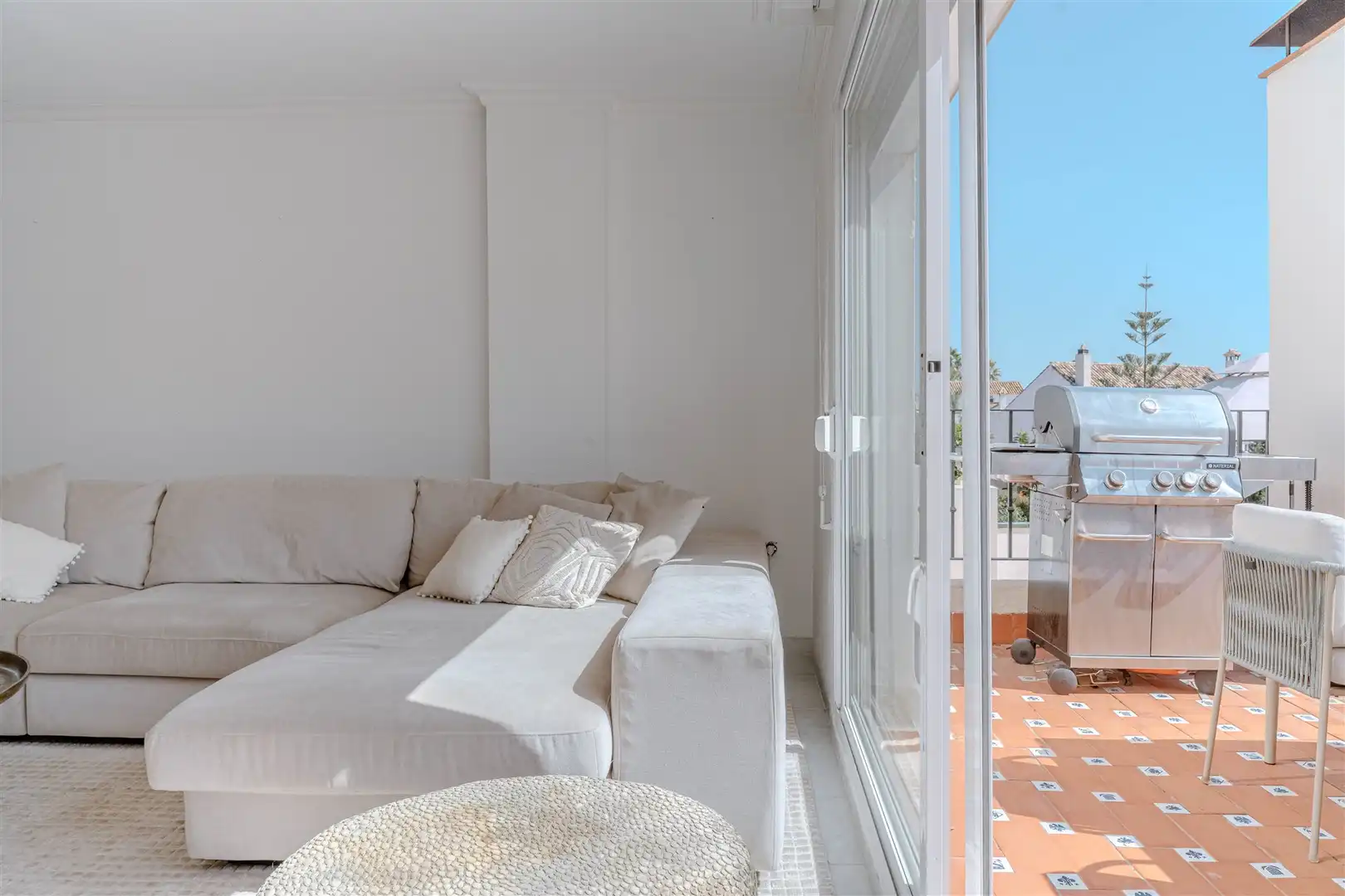 Sala d'estar de Apartament en venda en Estepona