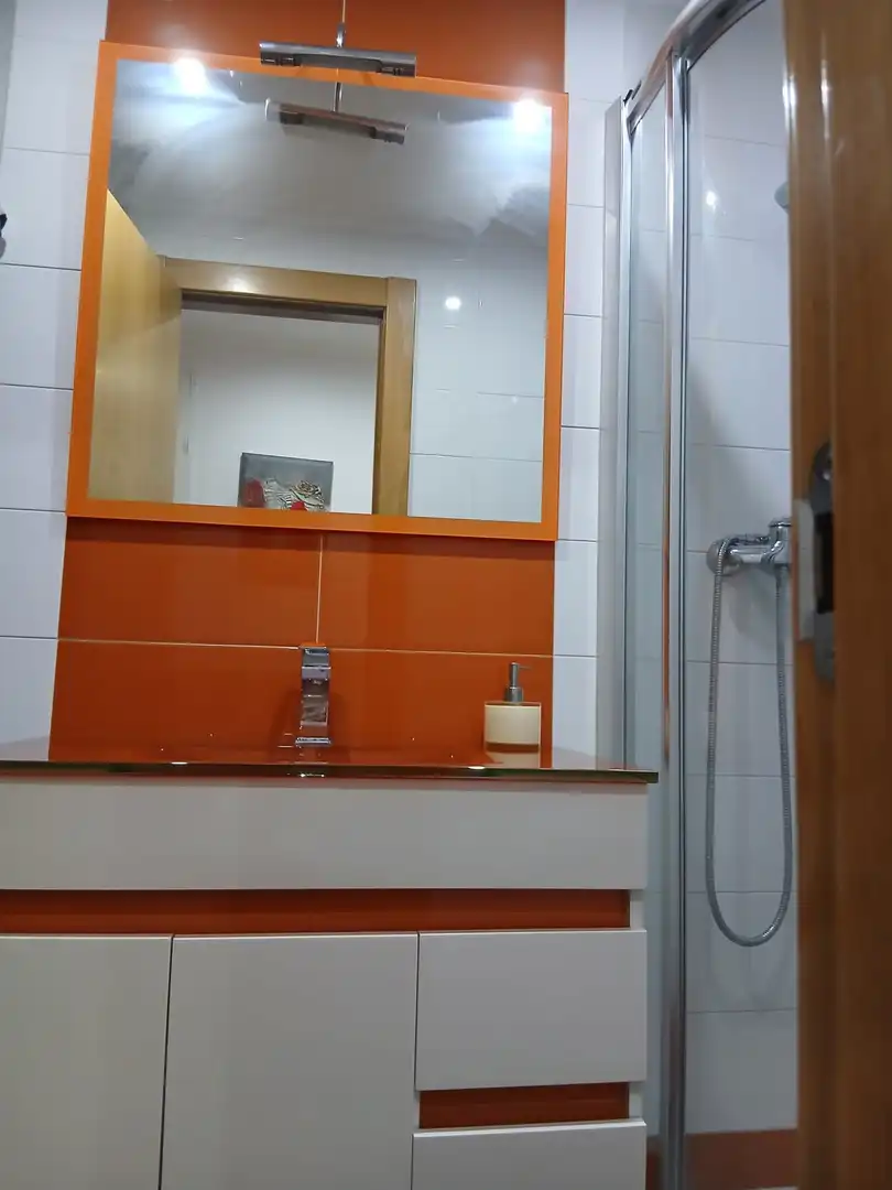 Baño de Piso en venta en Gijón  con Calefacción, Parquet y Trastero