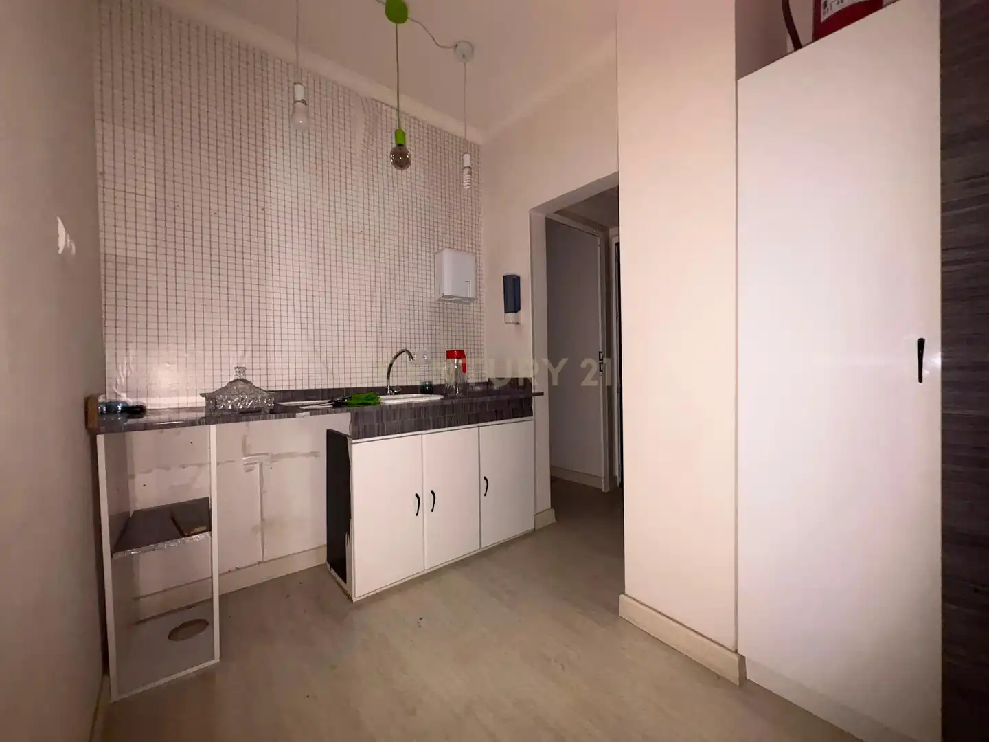 Local comercial en venta en Blas Infante, 10-12, imagen 2