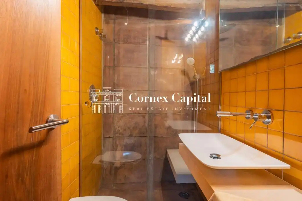 Bathroom of Houses for sale in Jafre, Girona