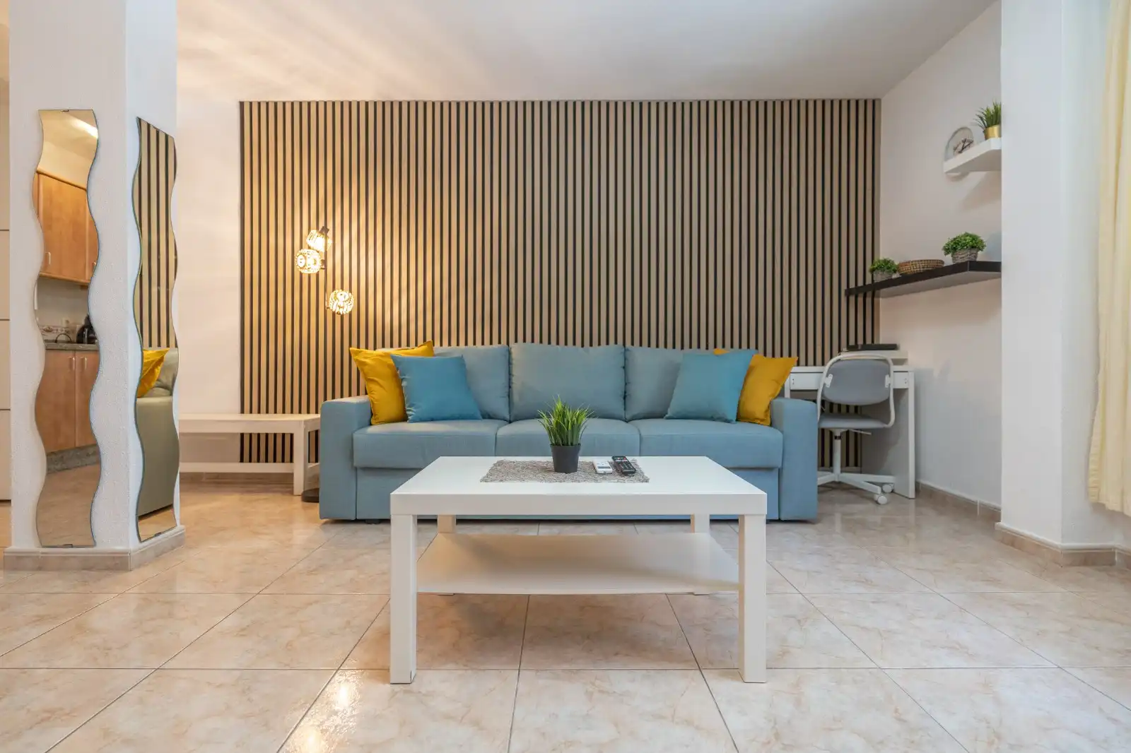 Sala d'estar de Pis de lloguer en Granadilla de Abona amb Moblat