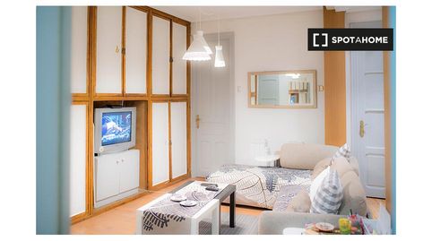 Photo 5 of Room in Solokoetxe, Bilbao