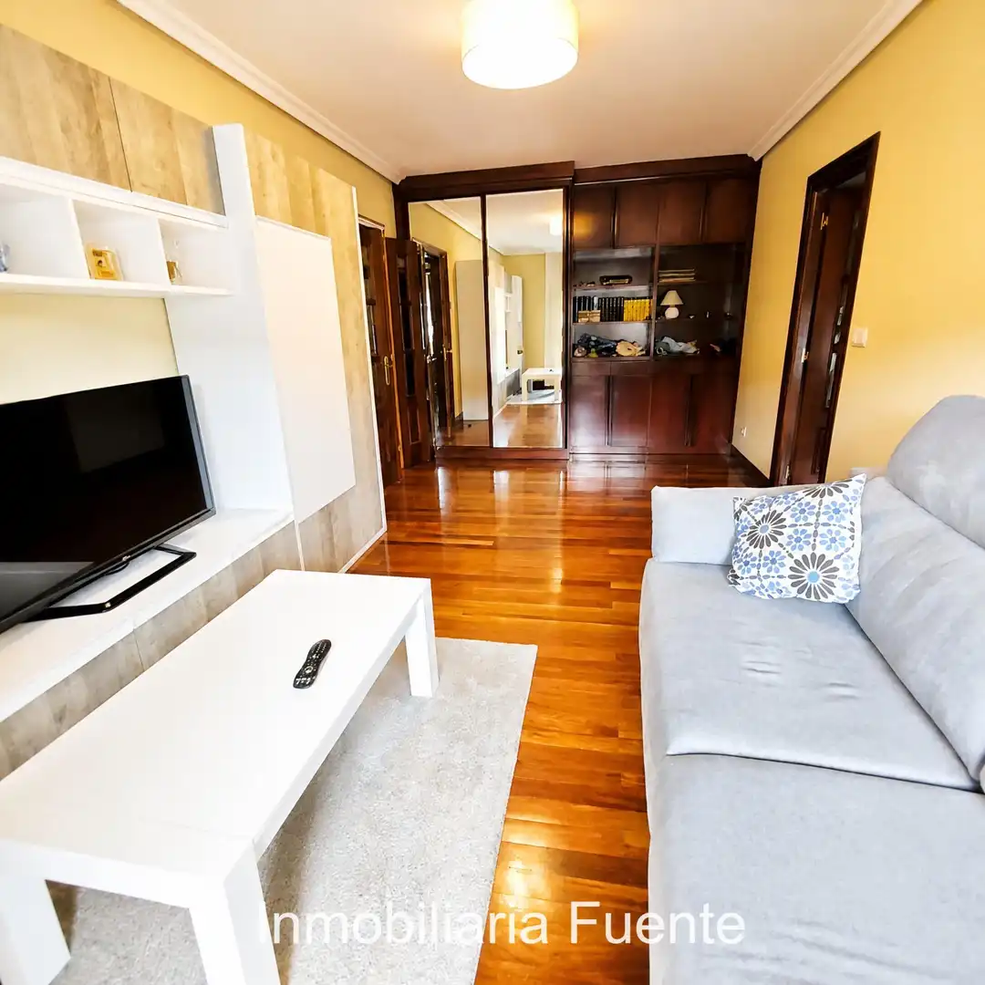 Wohnzimmer von Wohnung zum Verkauf in Zalla  mit Heizung, Abstellraum und Möbliert