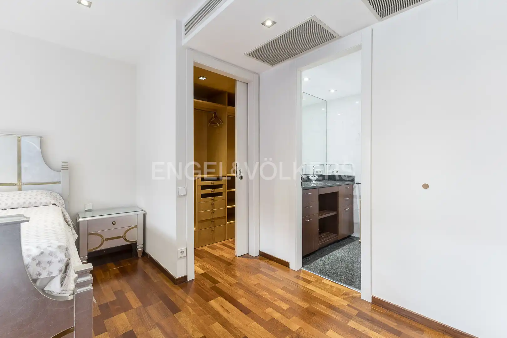 Piso de alquiler en Barcelona con Aire acondicionado, Calefacción y Jardín privado