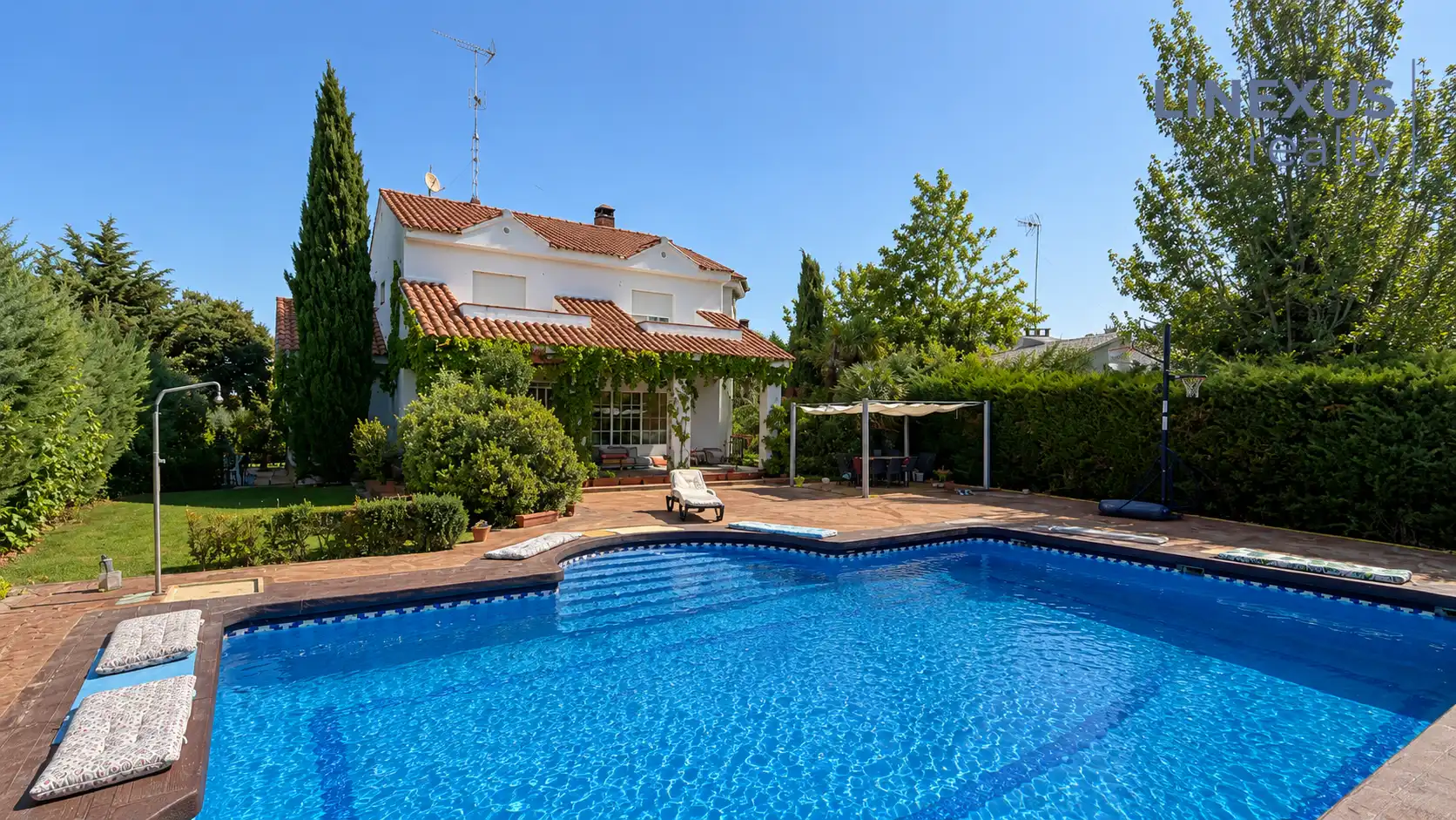 Piscina de Casa o xalet en venda en Batres amb Calefacció, Jardí privat i Terrassa