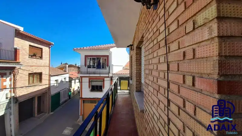 Vista exterior de Piso en venta en San Pablo de los Montes