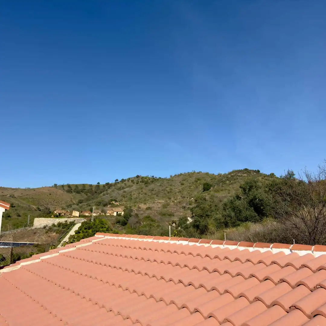Vista exterior de Finca rústica en venda en Vélez-Málaga amb Moblat