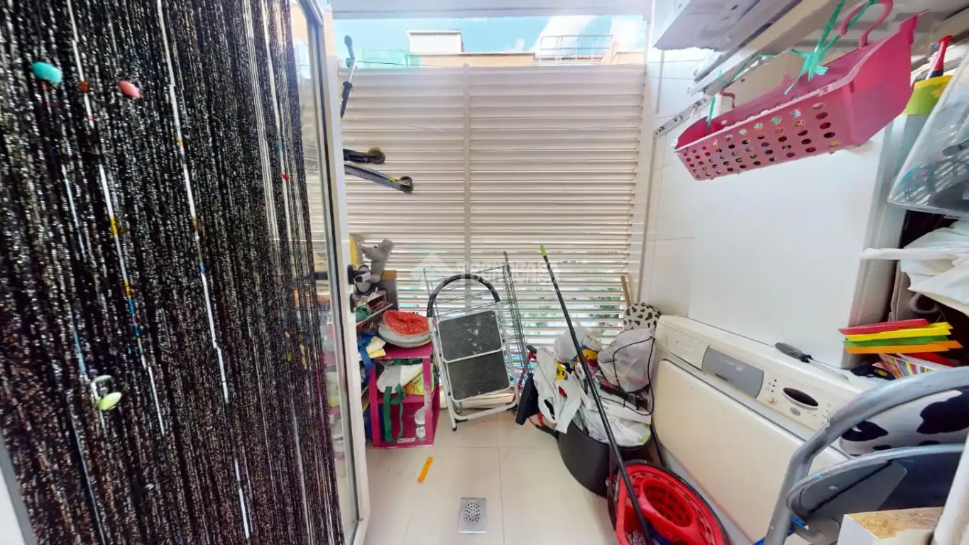 Flat for sale in Madrid  with Air Conditioner, Heating and Storage room