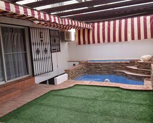 Piscina de Planta baixa en venda en Estepona amb Aire condicionat, Calefacció i Jardí privat