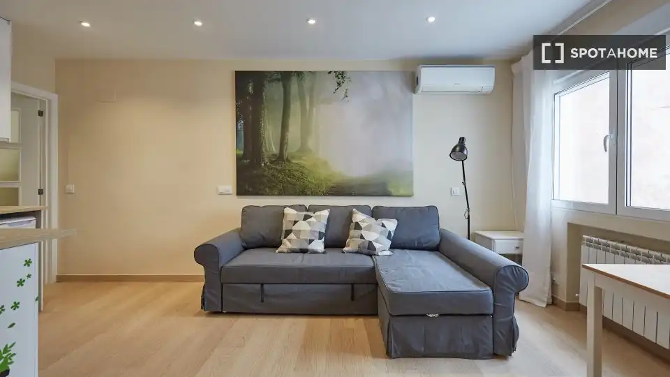 Room in Universidad - Malasaña