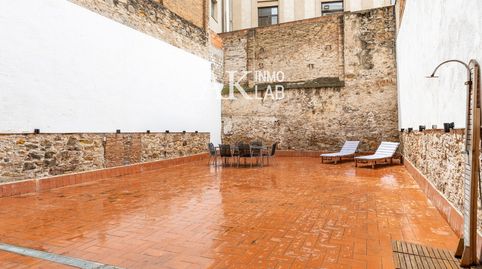 Vivienda reformada con patio y terraza privados en el corazón de Barcelona, image 2