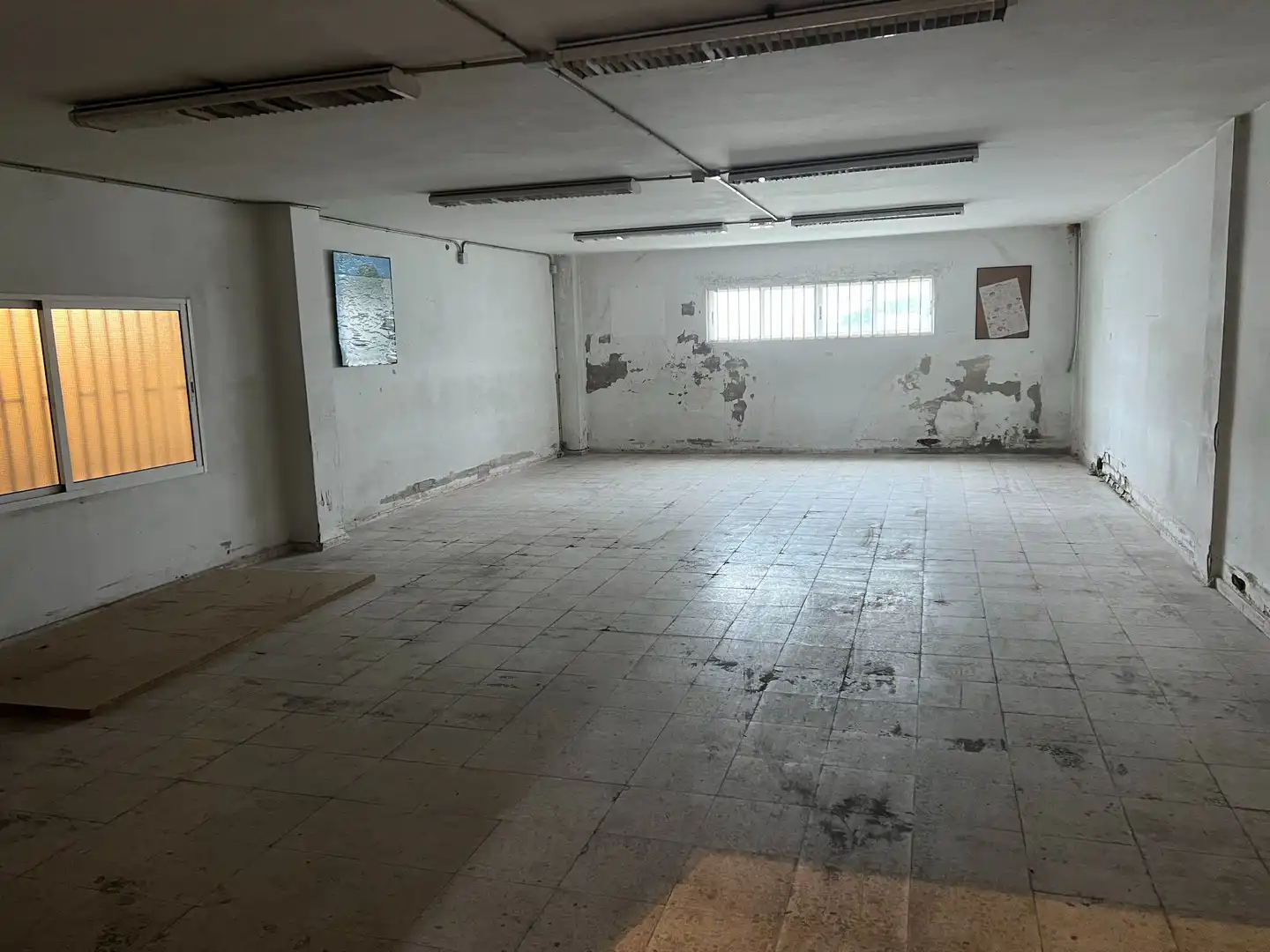 Nave industrial de alquiler en Santiago de Compostela  con Calefacción