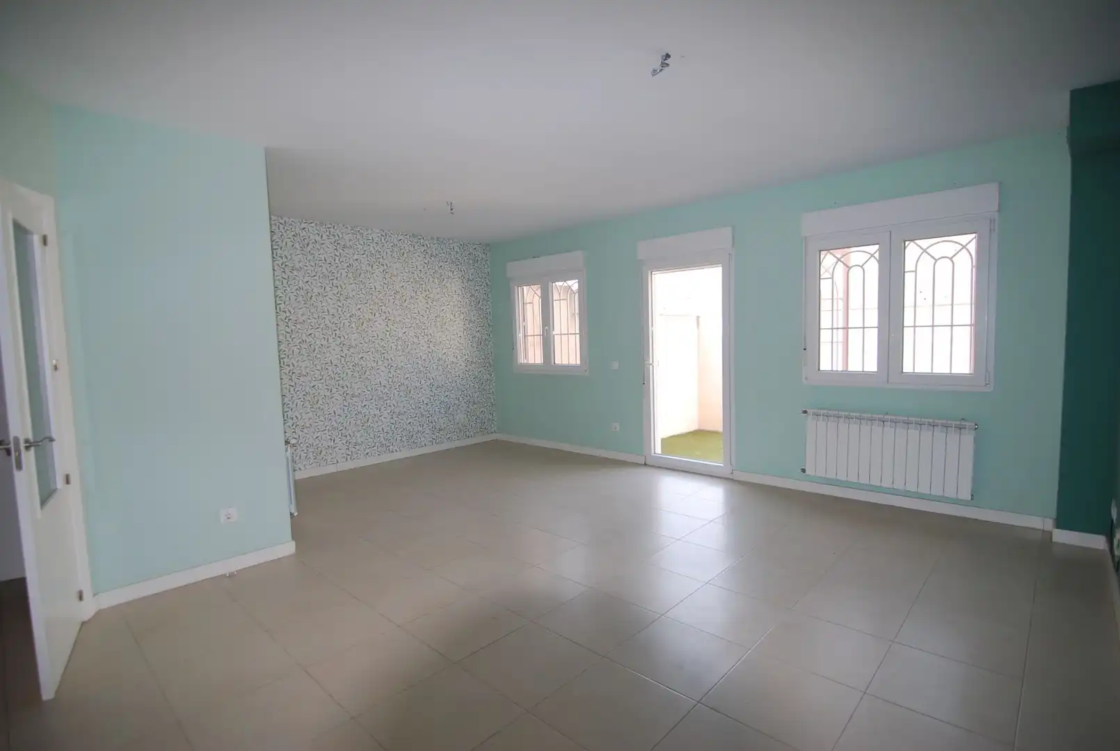 Sala d'estar de Casa o xalet en venda en San Martín de la Vega amb Calefacció