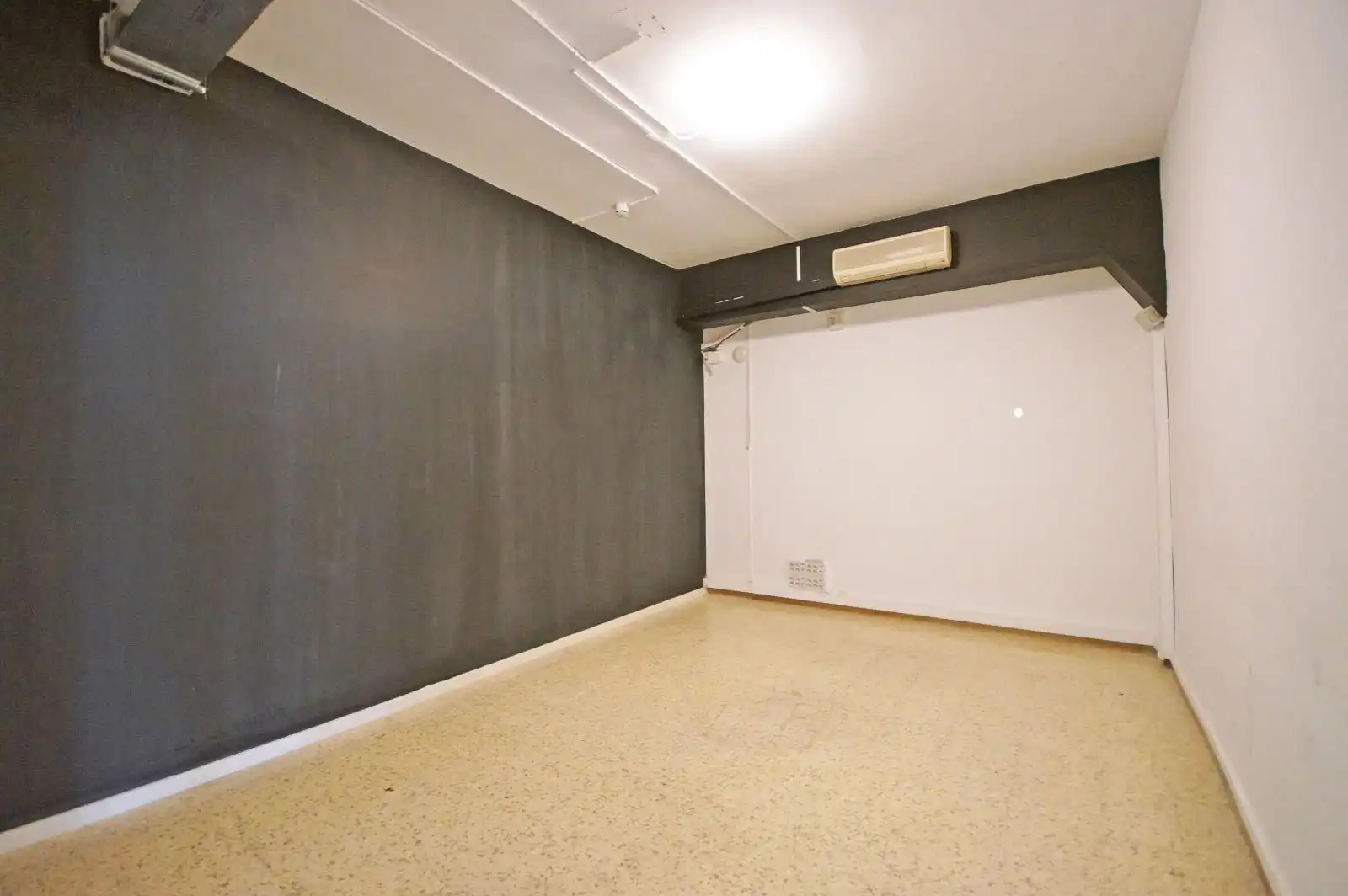 Business premises for sale in Calle Pallars 73, imagen 28
