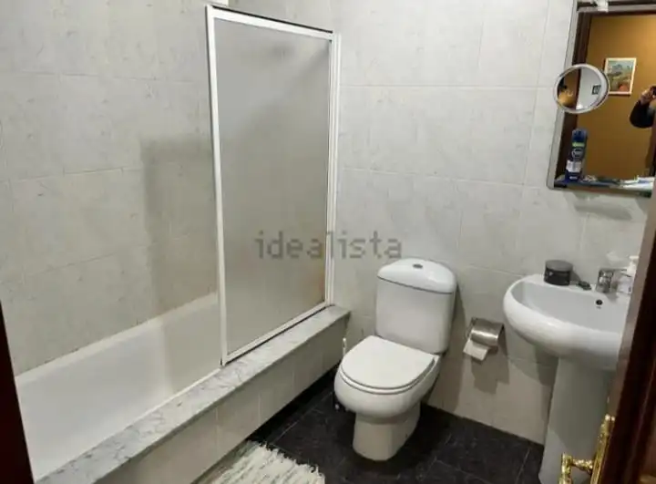 Bathroom of Flat for sale in Monforte de Lemos  with Heating, Parquet flooring and Storage room
